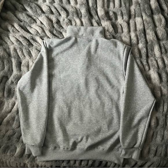 Alo Yoga Grey Quarter Zip – Size Small 🤍 - Picture 4 of 4